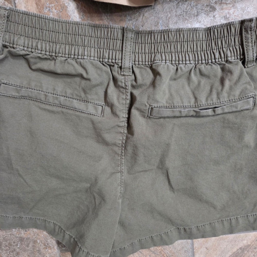 Women's So Cargo Shorts in Tan and Green - Picture 9 of 12